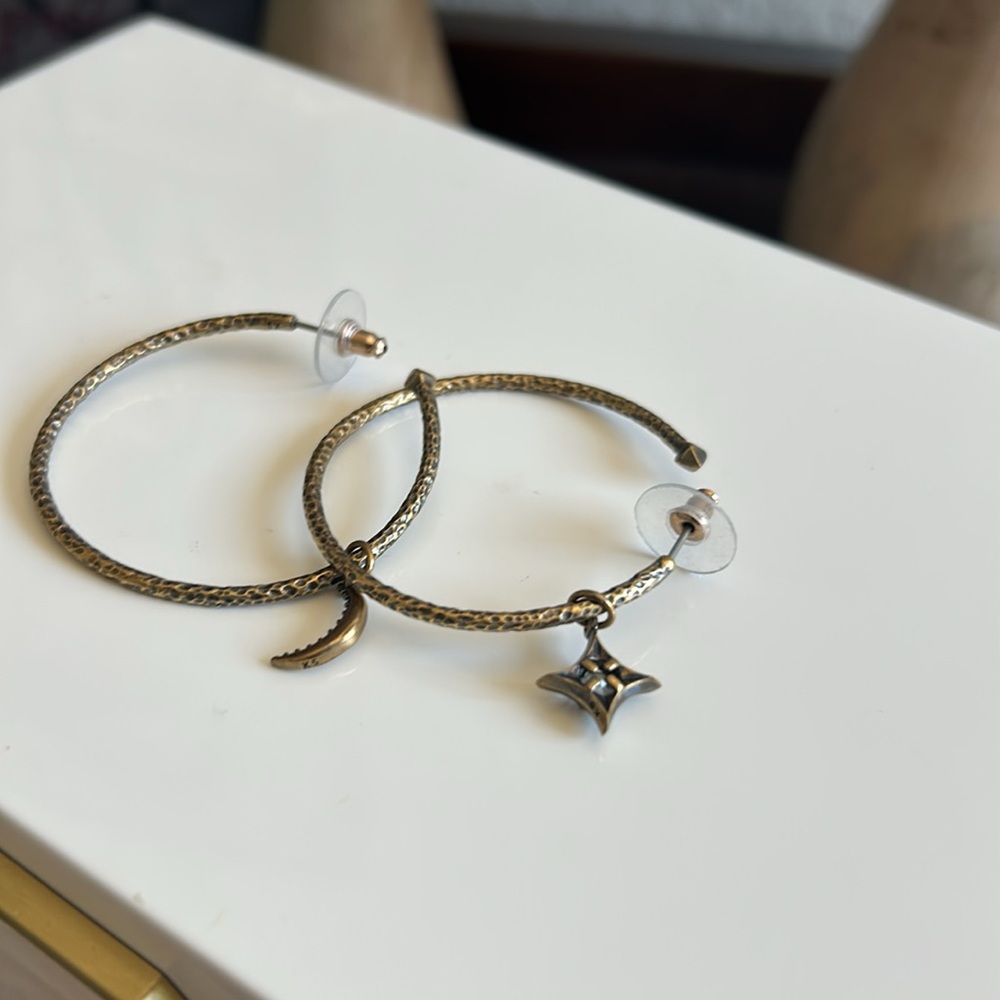 Kendra Scott Vintage Gold Charm Hoop Earrings
